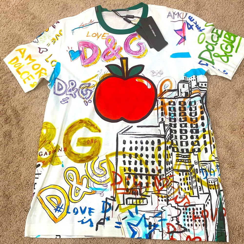 Dolce &Gabbana 2018 White Multi Big Apple Tee’s Large!